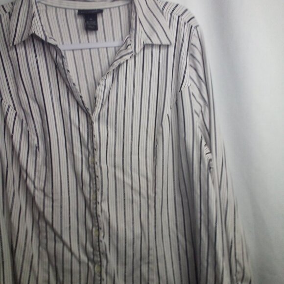 Lane Bryant Blouse 20 Women Button Up Long Sleeve Stripe White Silver Black - Picture 9 of 16